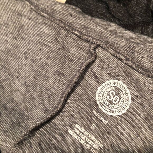 SO Black and Gray Top - Picture 3 of 4